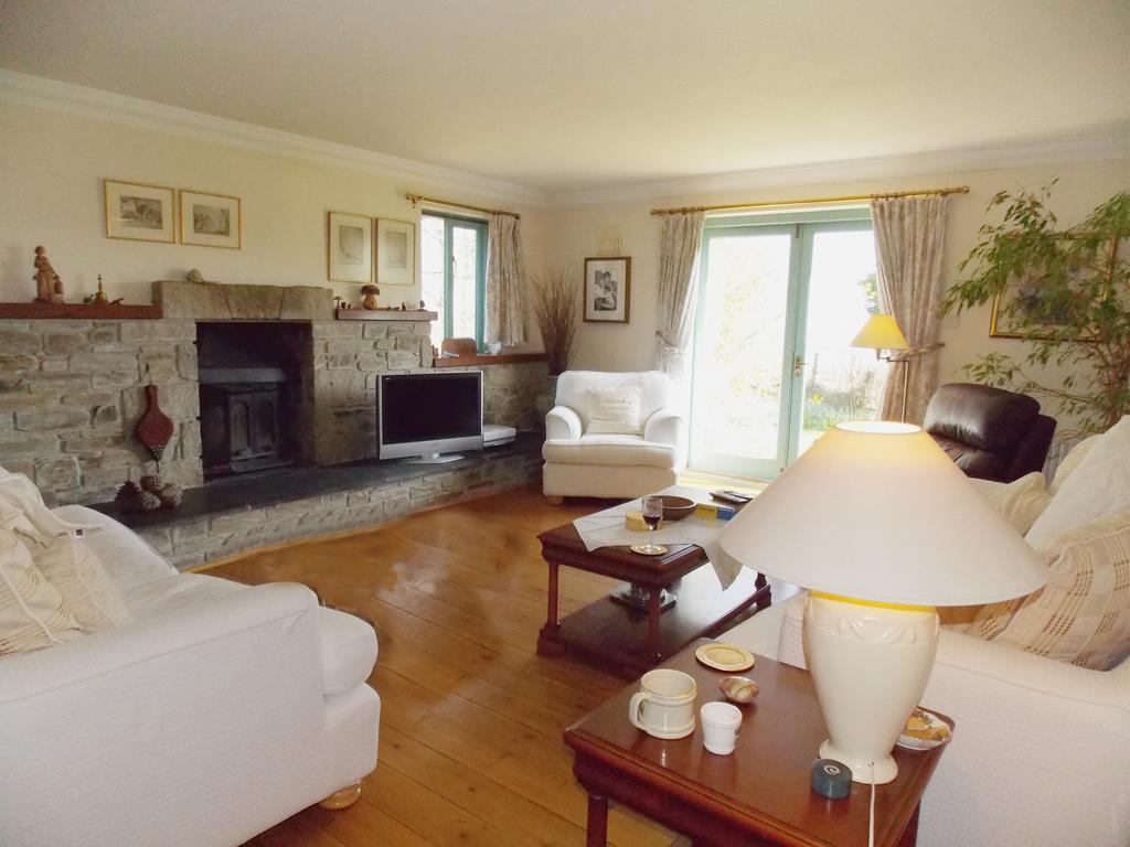 Trecarne House Bed & Breakfast ลิสคาร์ด ภายนอก รูปภาพ