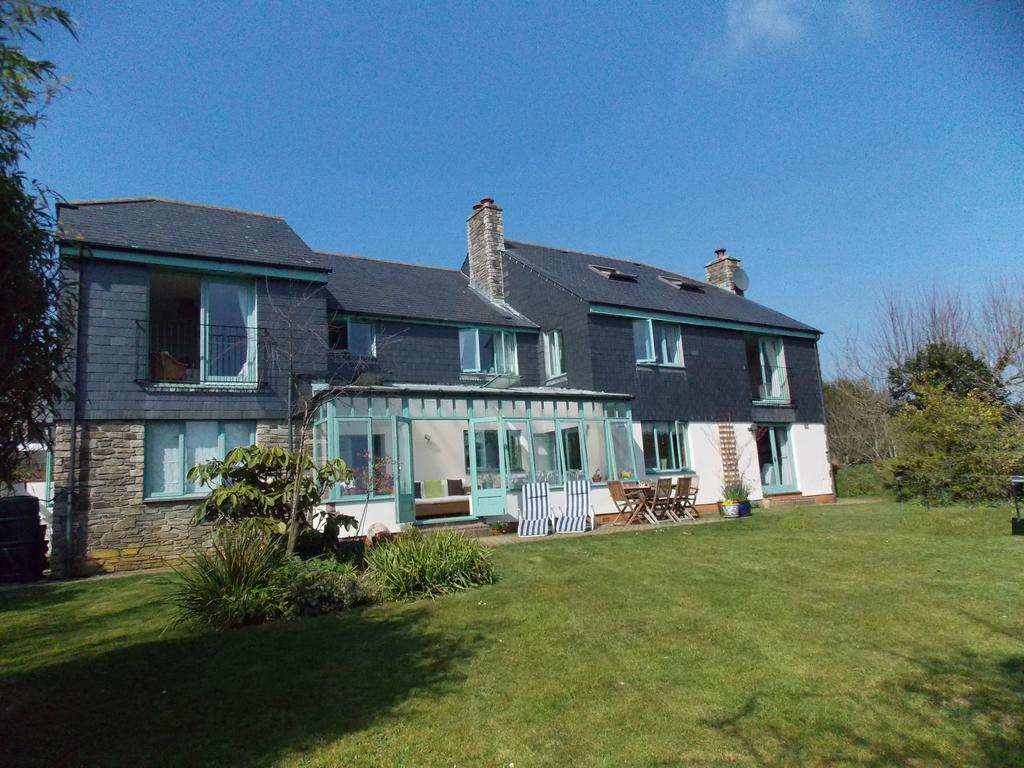 Trecarne House Bed & Breakfast ลิสคาร์ด ภายนอก รูปภาพ