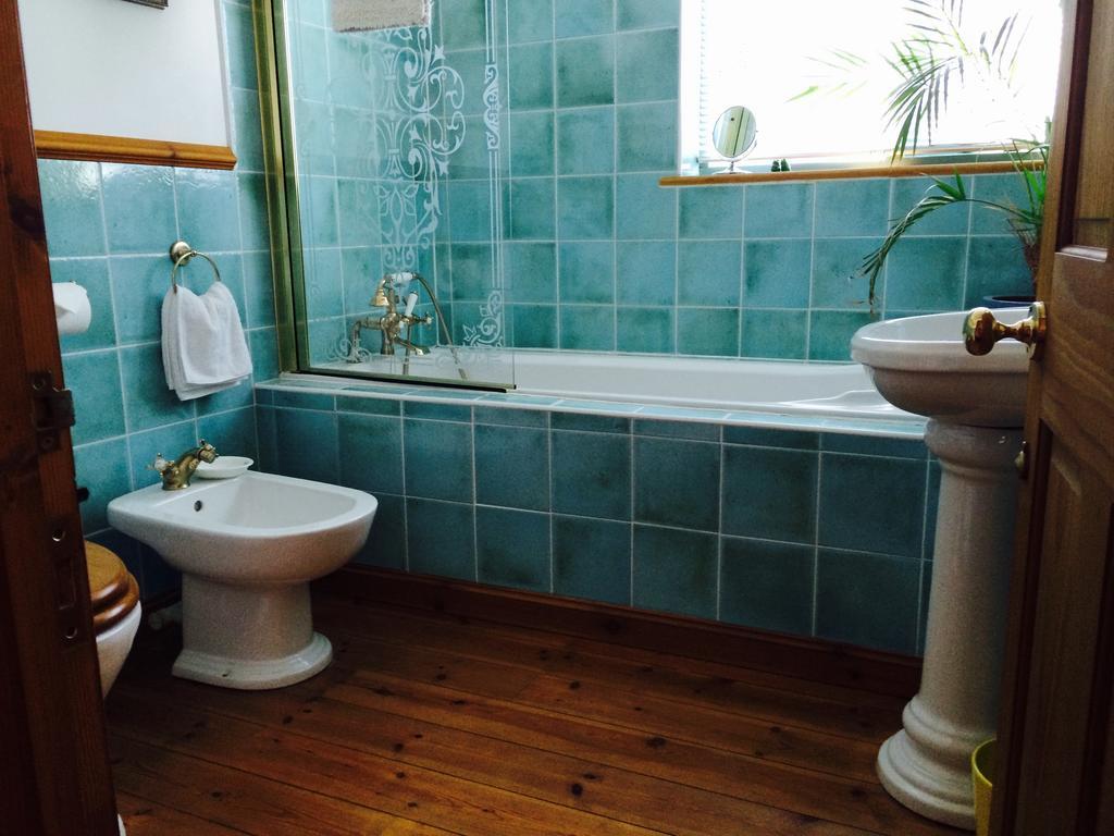 Trecarne House Bed & Breakfast ลิสคาร์ด ห้อง รูปภาพ