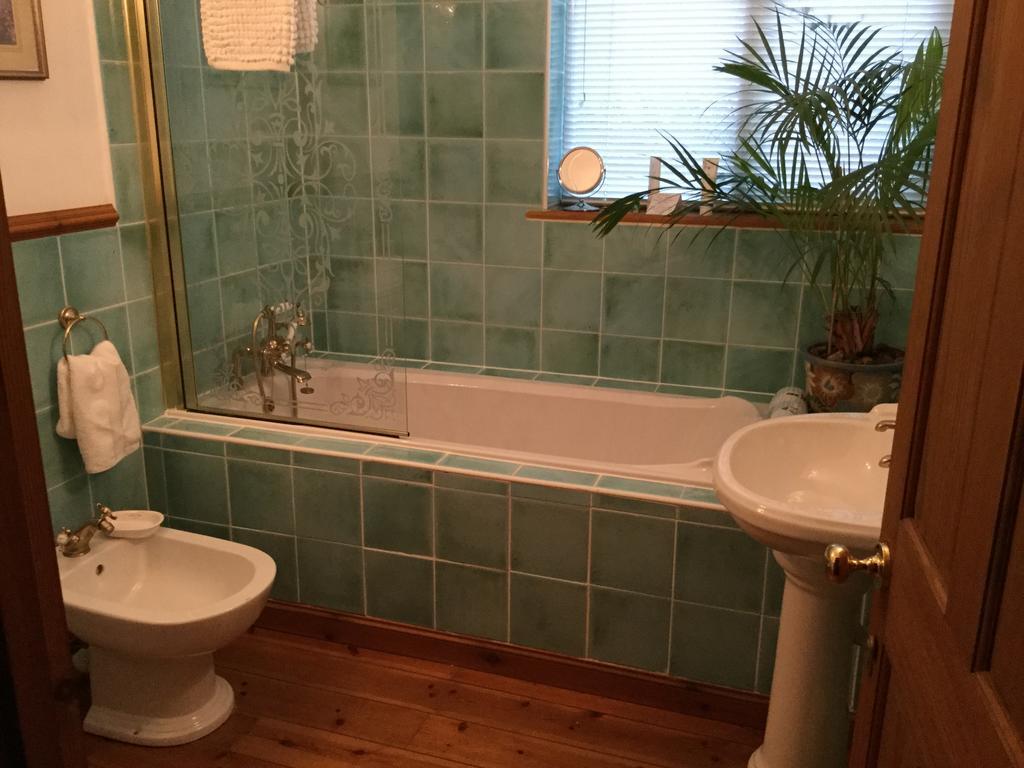 Trecarne House Bed & Breakfast ลิสคาร์ด ภายนอก รูปภาพ