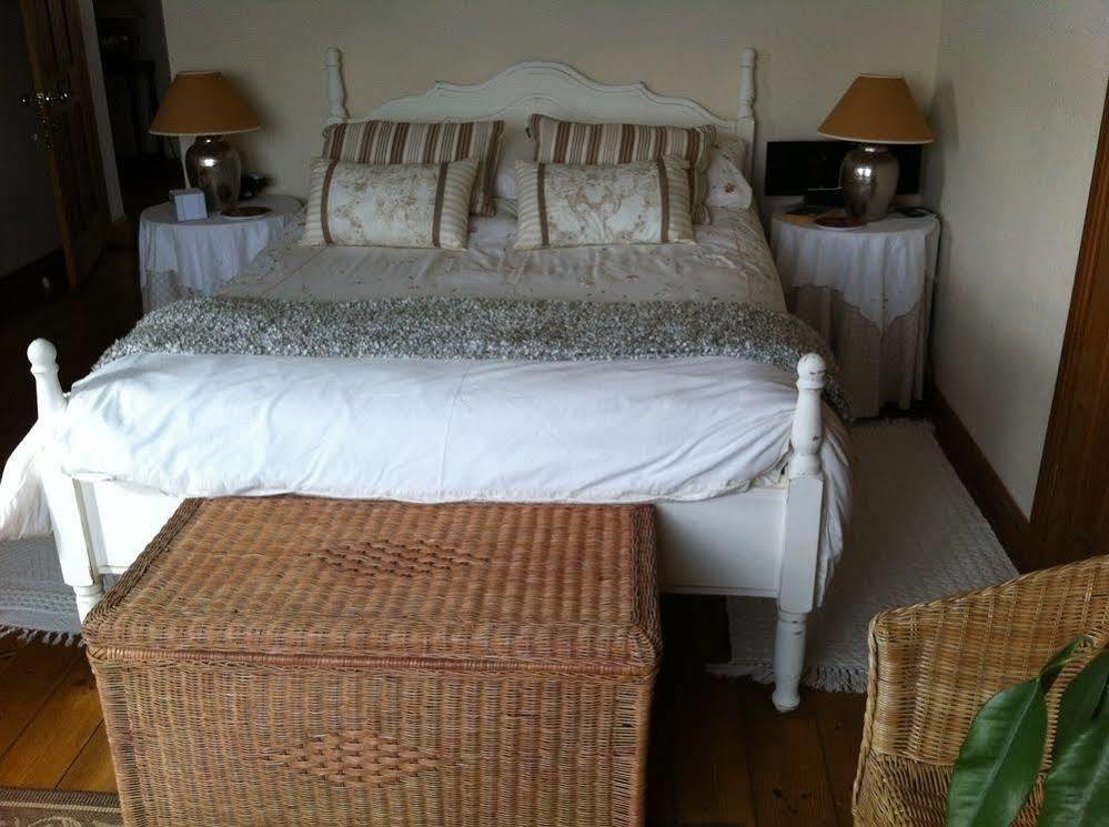 Trecarne House Bed & Breakfast ลิสคาร์ด ภายนอก รูปภาพ